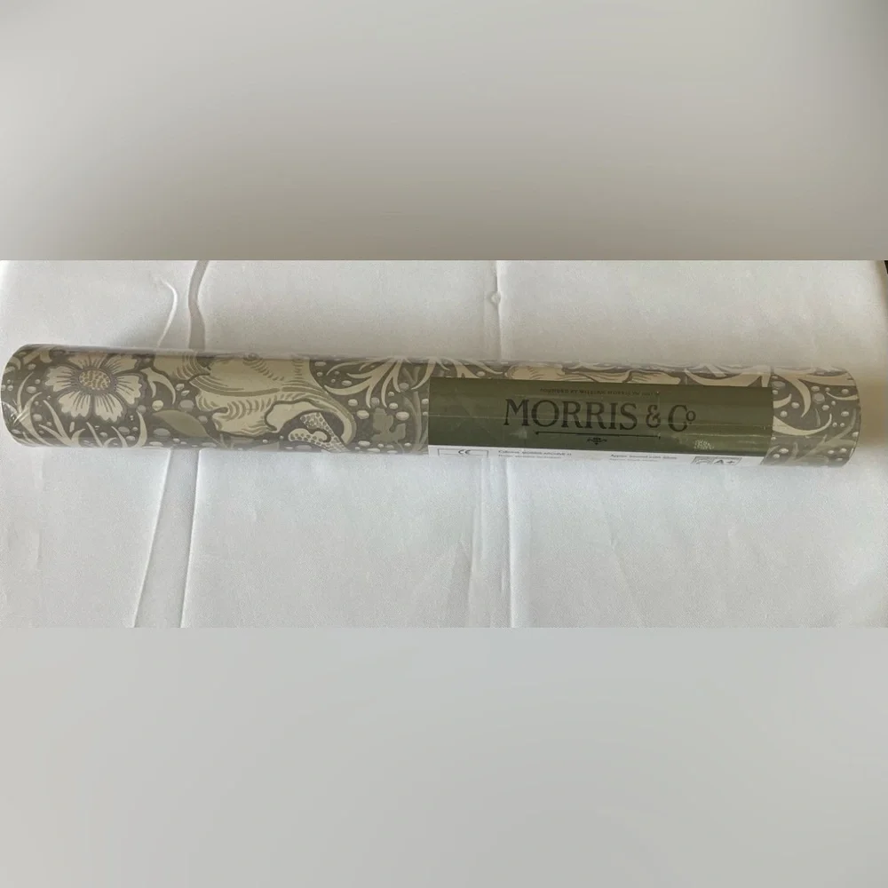 MORRIS & CO SEAWEED WALLPAPER in Silver Ecru